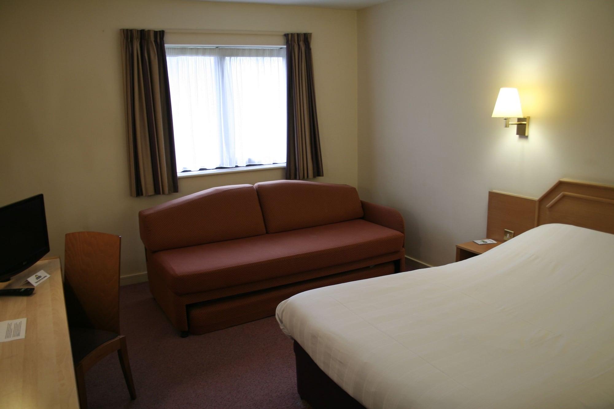 Super 8 By Wyndham Durham Hotell Exteriör bild