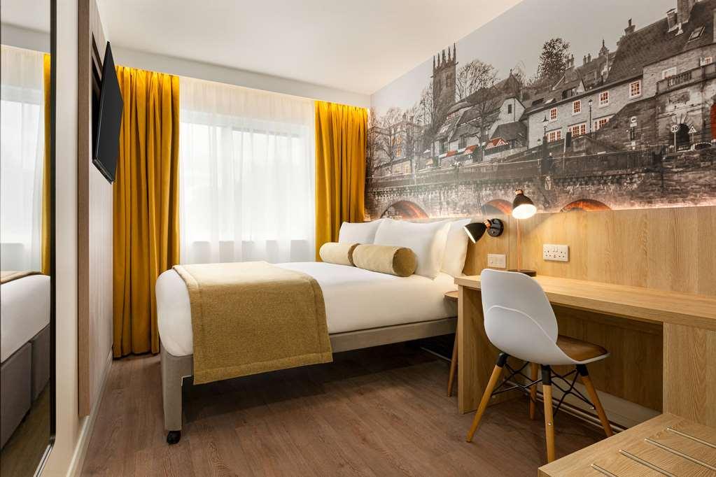 Super 8 By Wyndham Durham Hotell Rum bild