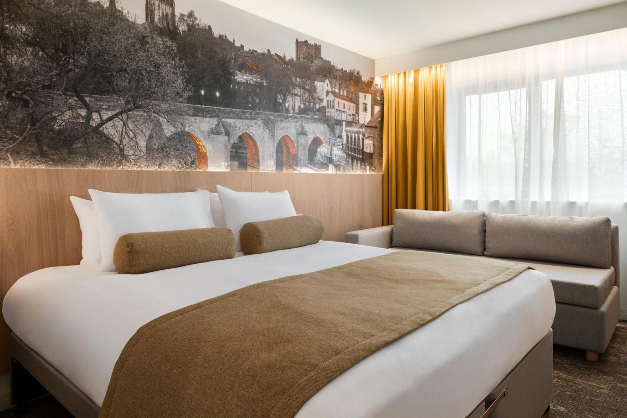 Super 8 By Wyndham Durham Hotell Exteriör bild